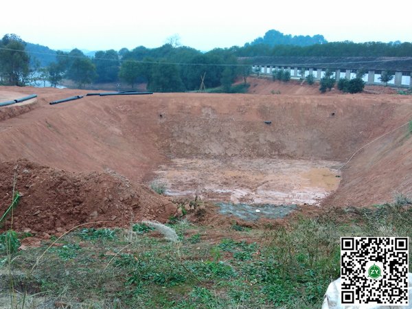 湖南桃源某養(yǎng)殖場8000立方黑膜沼氣池施工