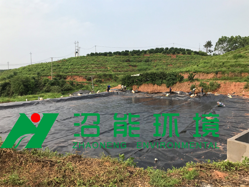 廣西南寧邕寧區(qū)百濟鎮(zhèn)3000立方黑膜沼氣工程黑膜沼氣池